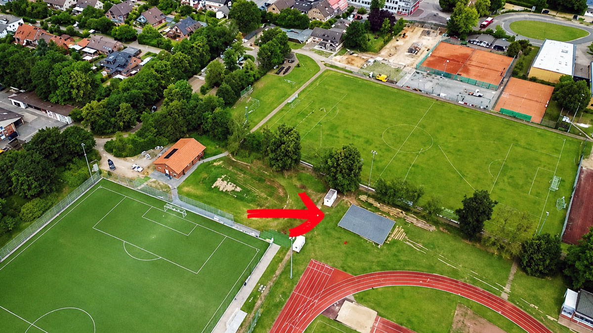 Luftaufnahme des Auestadions mit markiertem Bouleplatz
