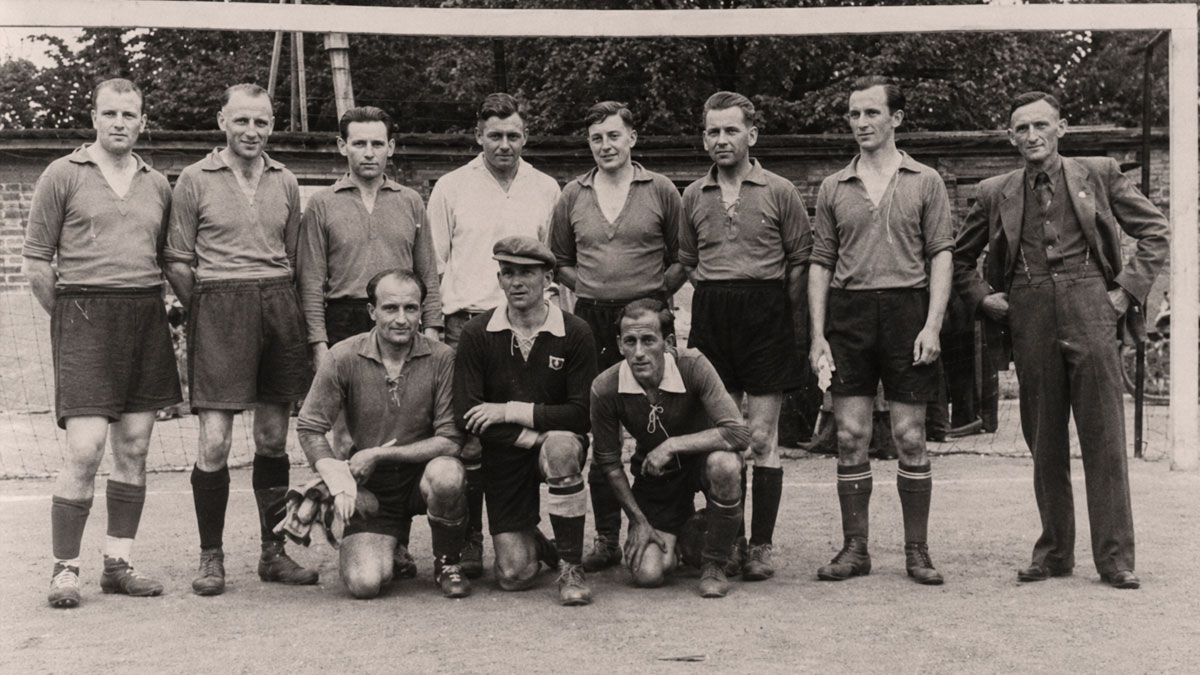 Gruenderelf des SV Arminia Vechelde im Jahr 1946